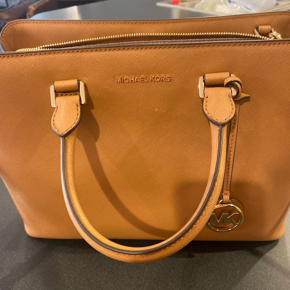 Micheal Kors purse